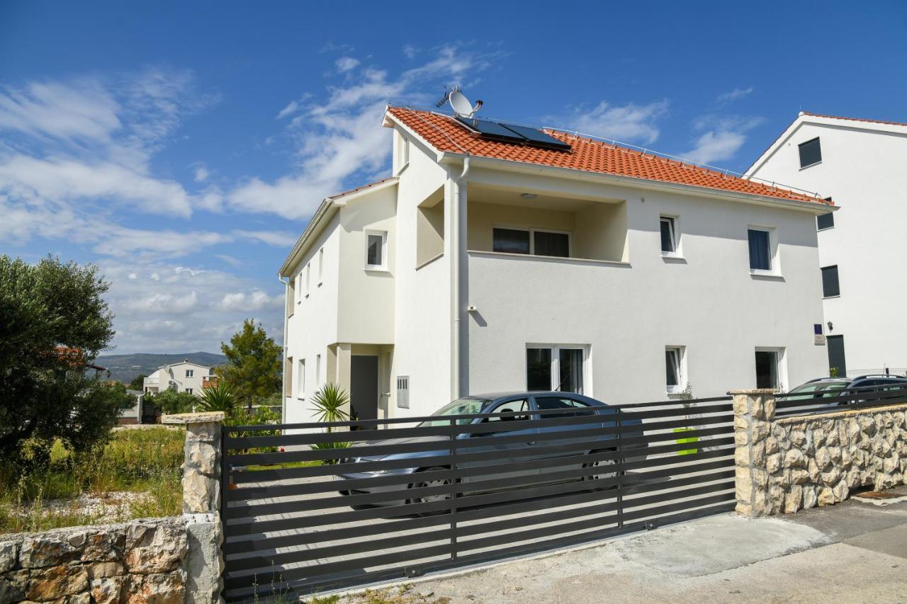 Holiday Home Mb Ražanj Buitenkant foto