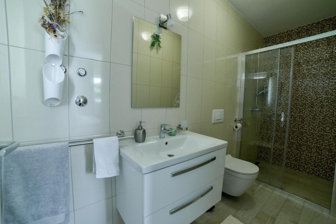Holiday Home Mb Ražanj Buitenkant foto