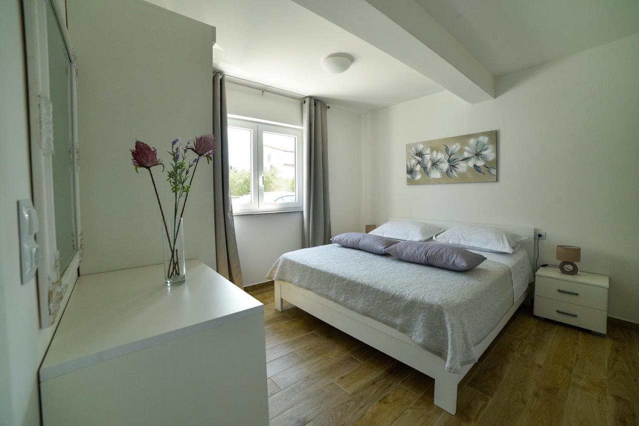 Holiday Home Mb Ražanj Buitenkant foto