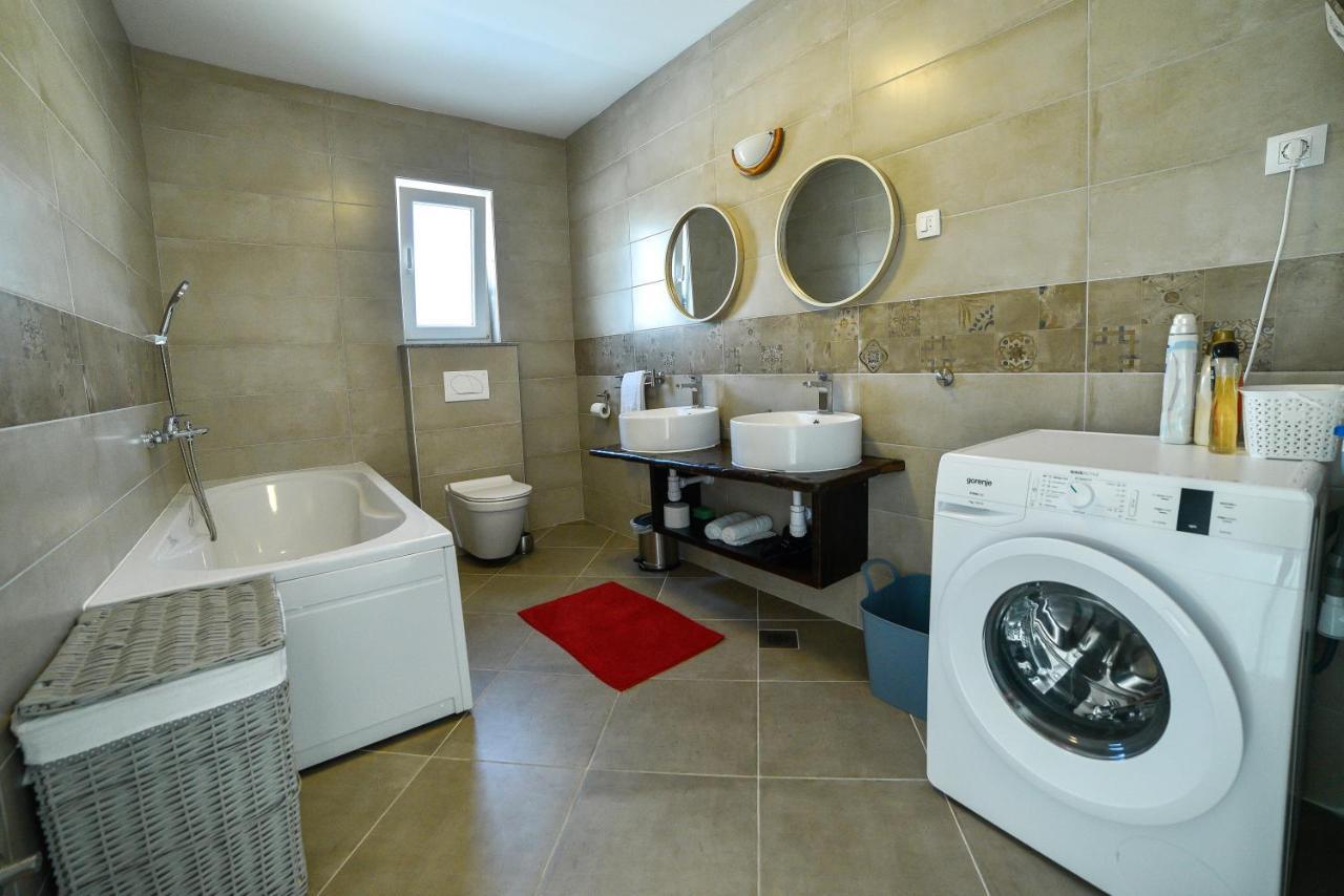 Holiday Home Mb Ražanj Buitenkant foto