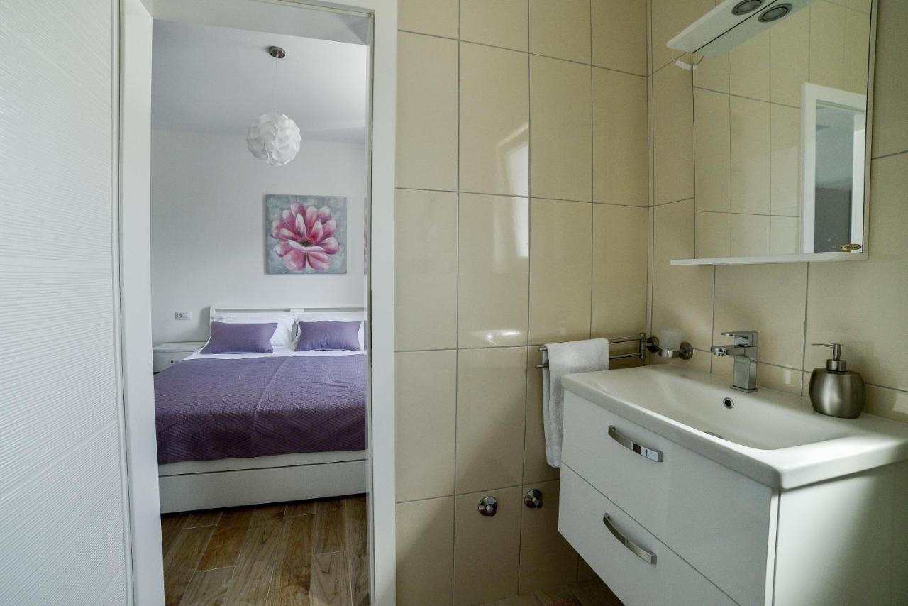 Holiday Home Mb Ražanj Buitenkant foto