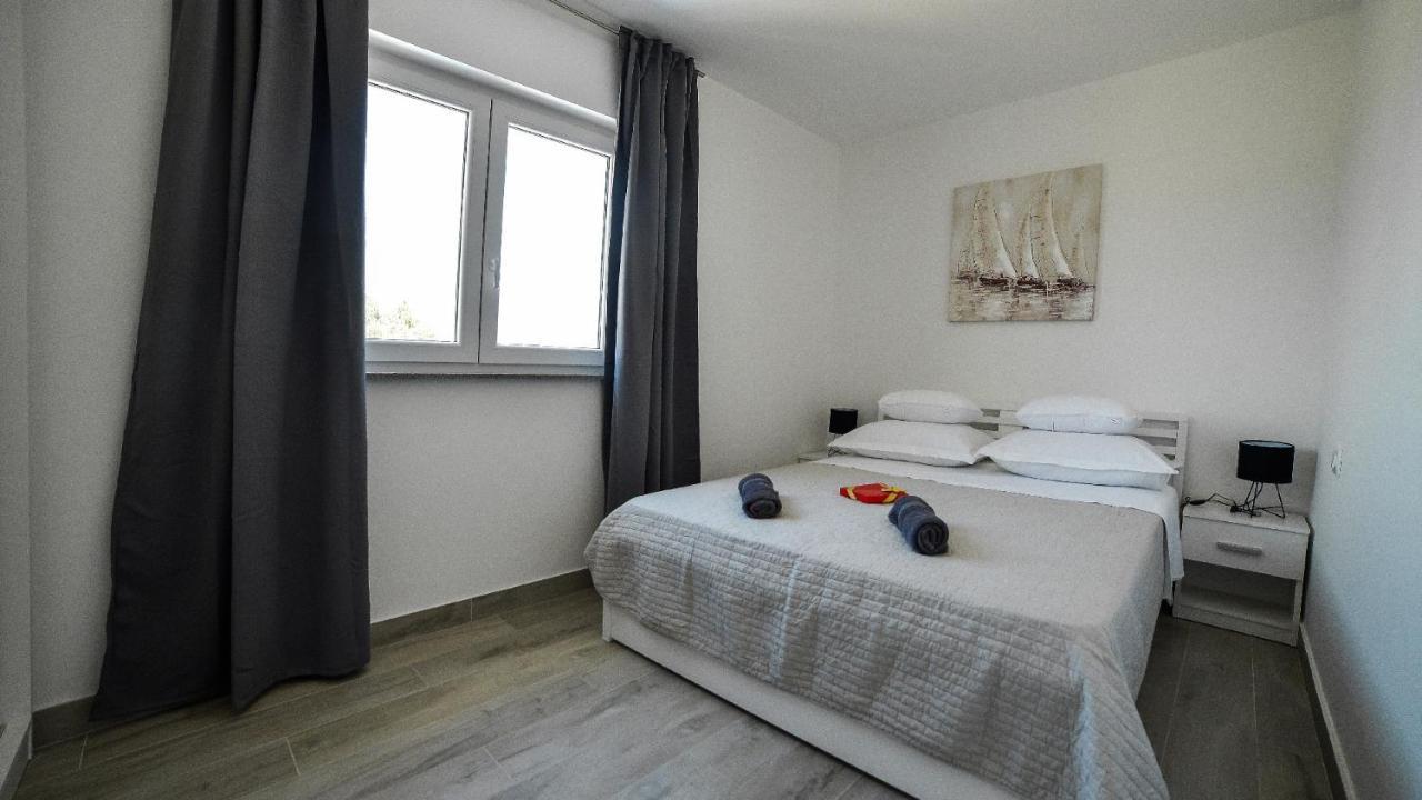 Holiday Home Mb Ražanj Buitenkant foto