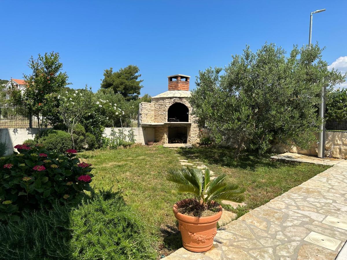 Holiday Home Mb Ražanj Buitenkant foto