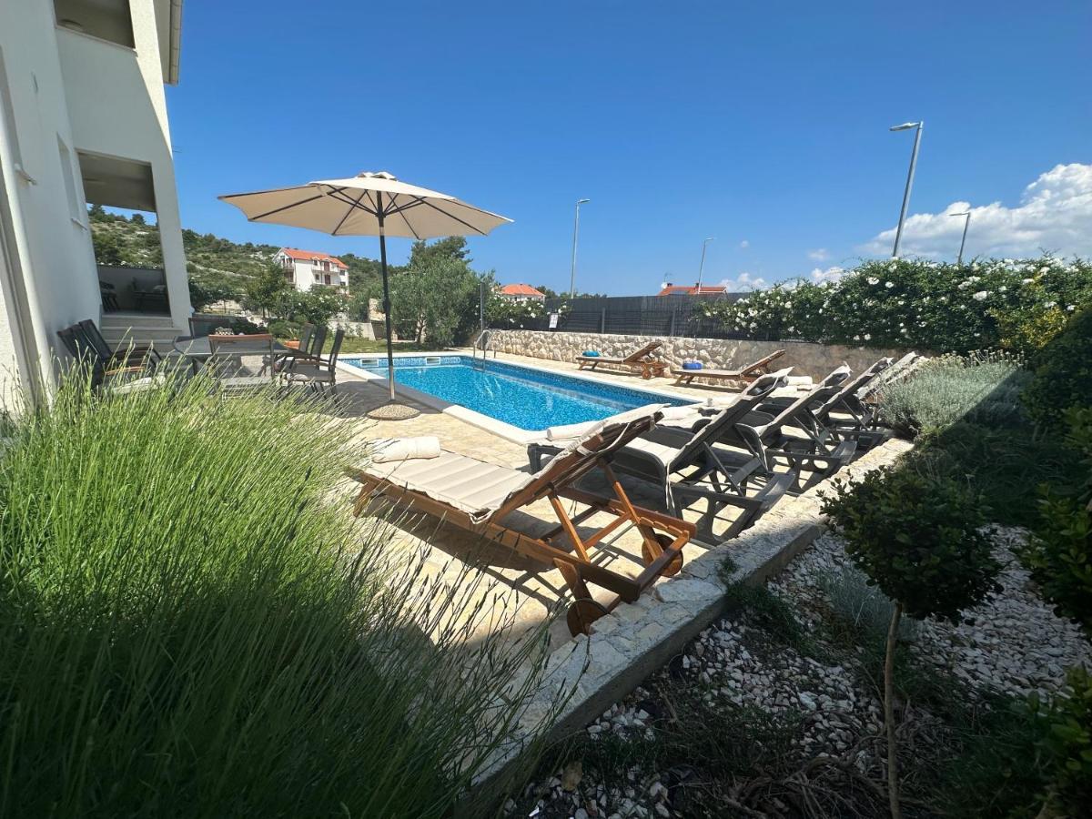 Holiday Home Mb Ražanj Buitenkant foto