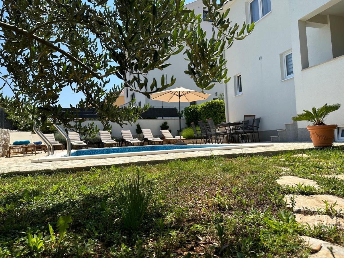 Holiday Home Mb Ražanj Buitenkant foto