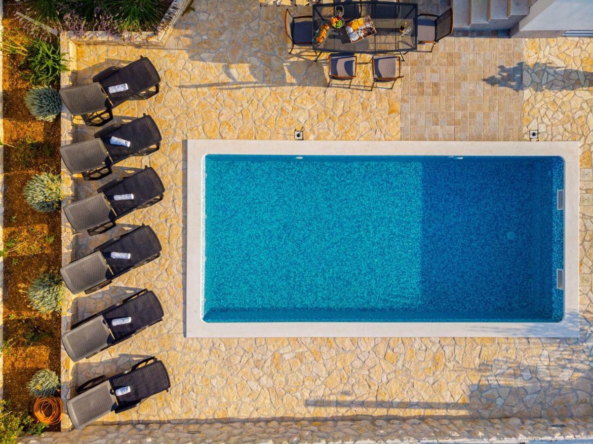 Holiday Home Mb Ražanj Buitenkant foto